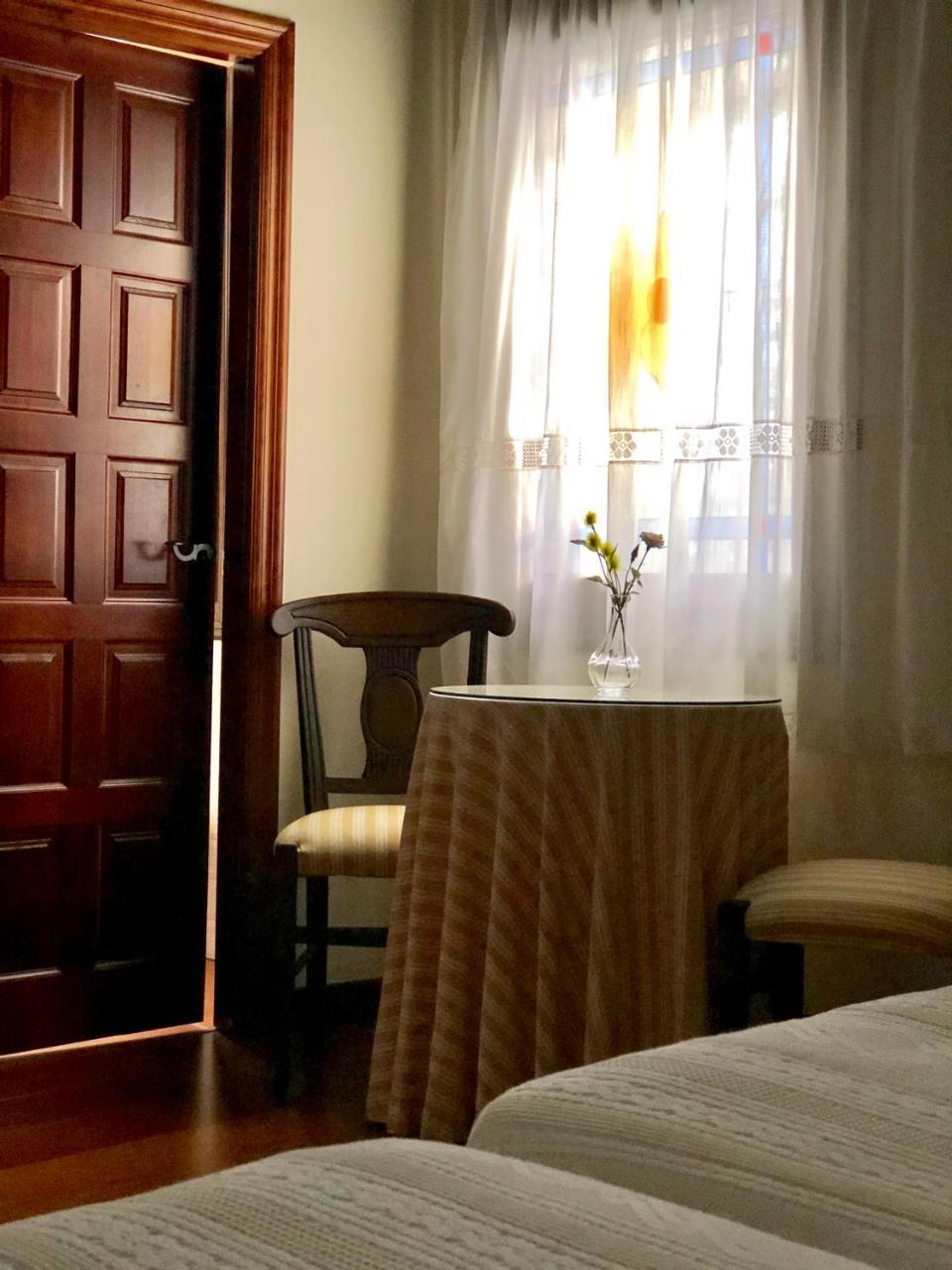 Hotel Rey Chindasvinto Covarrubias Dış mekan fotoğraf